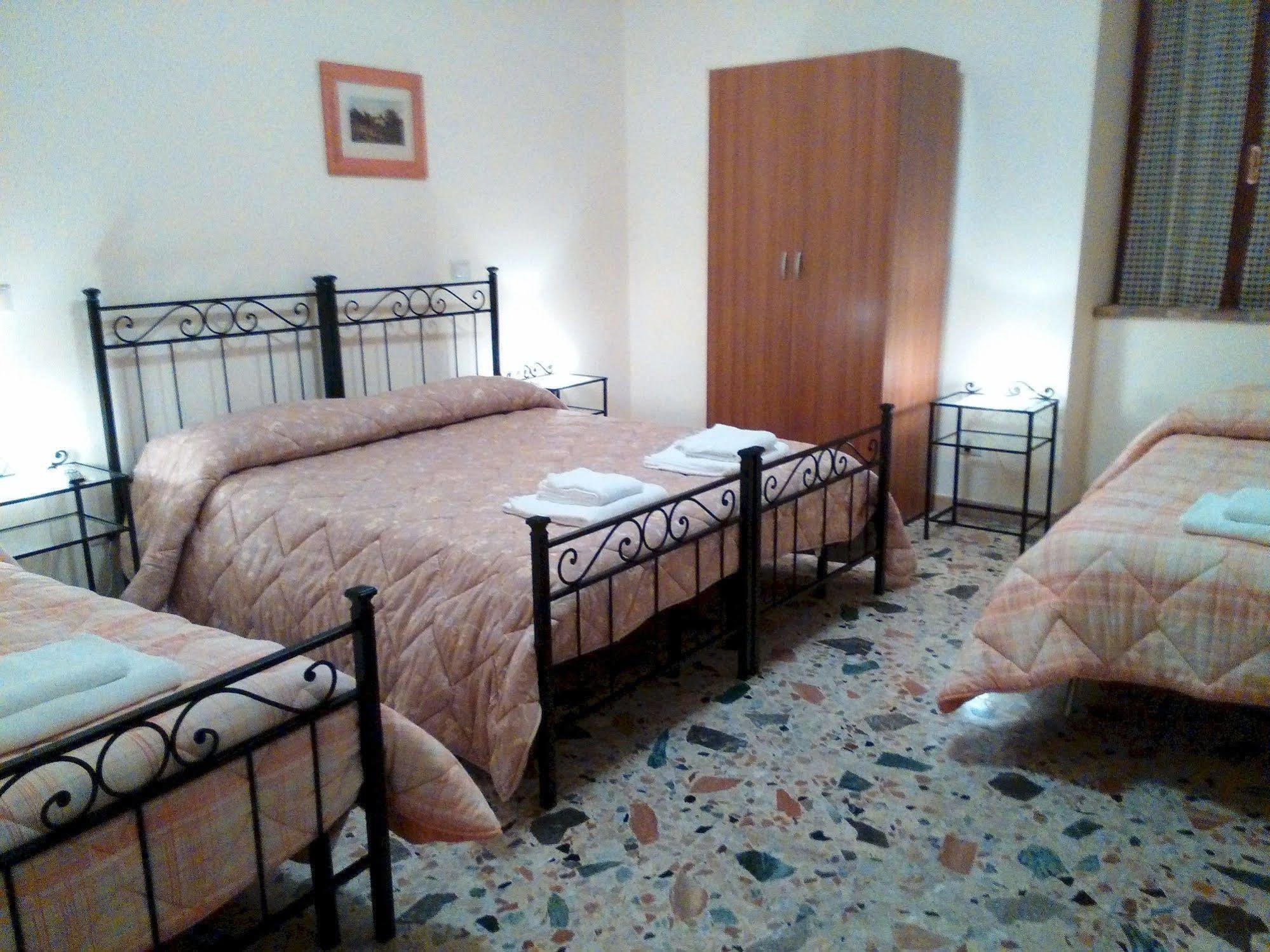 Le Pietre Ricce B&B Roccamontepiano Bagian luar foto