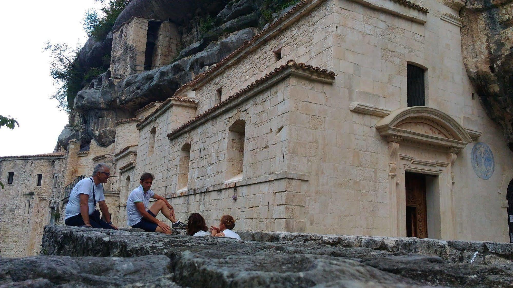 Le Pietre Ricce B&B Roccamontepiano Bagian luar foto